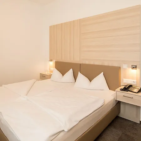 Gesundheitszentrum Helenenquelle * Бад-Вильдунген